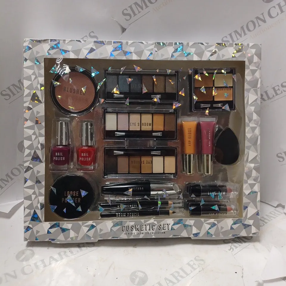 WOMENS COSMETIC SET - 18 PIECES