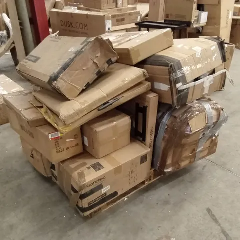 PALLET OF ASSORTED HOUSEHOLD FURNITURE AND FURNITURE PARTS TO INCLUDE; CAT TREE, TOILET SEAT, DRESSING TABLE ETC