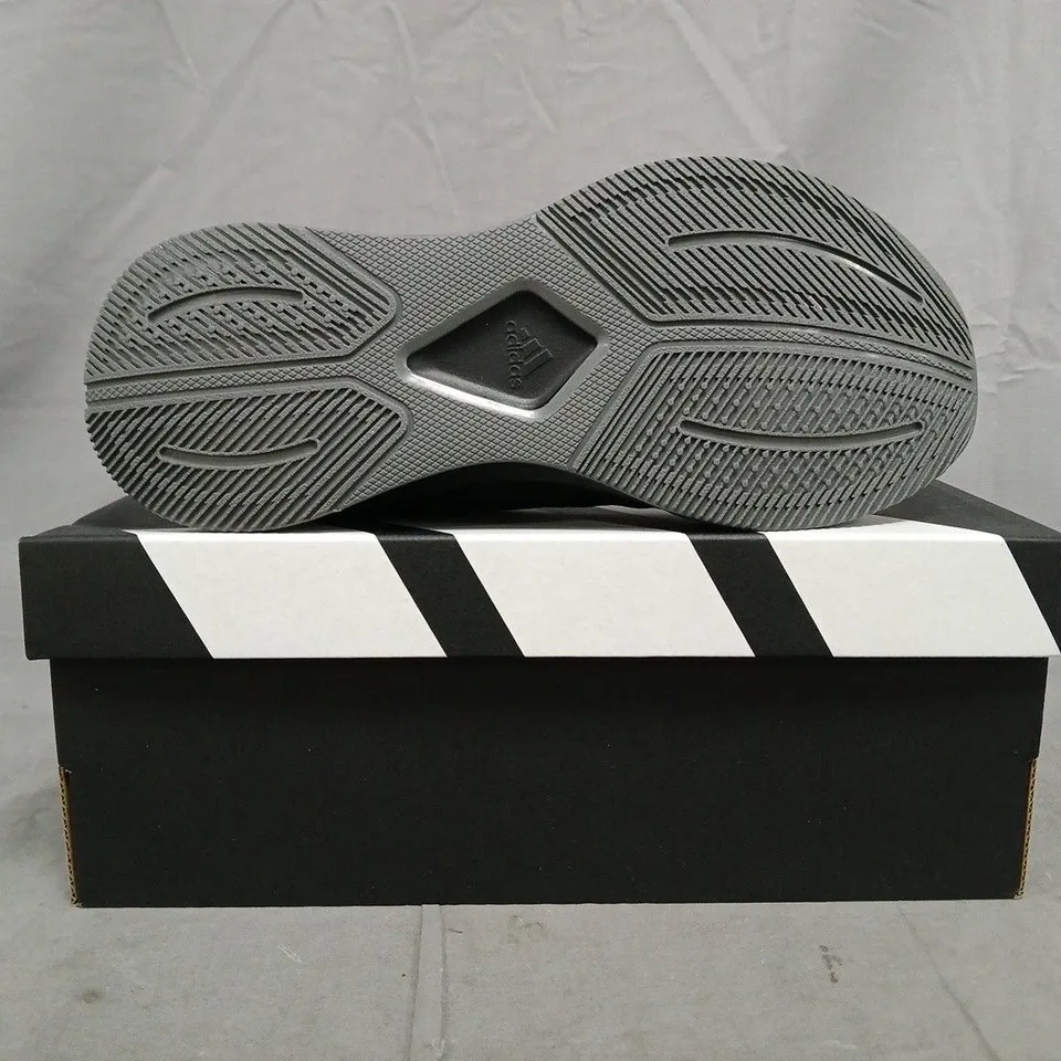 BOXED PAIR OF ADIDAS DURAMO X SHOES IN BLACK SIZE UK 7
