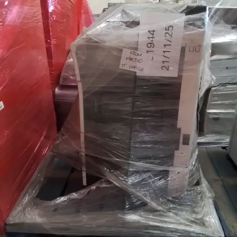 PALLET CONTAINING PRINTER