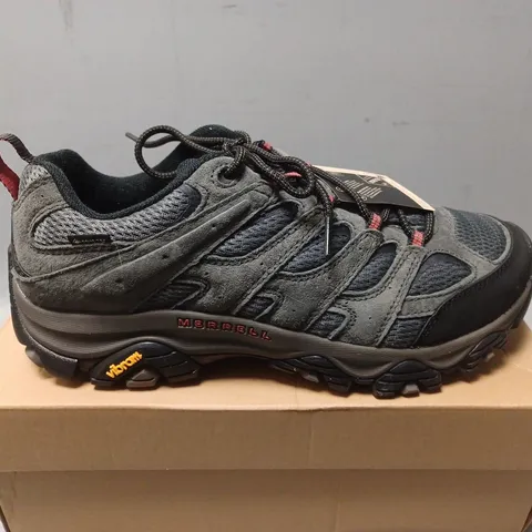 BOXED PAIR OF MERRELL MOAB 3 GTX BELUGA SHOES - UK SIZE 10