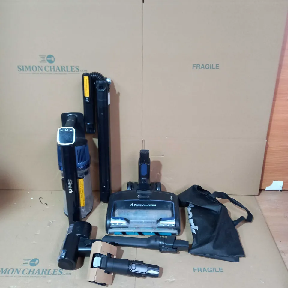 SHARK CORDLESS STICK VACUUM