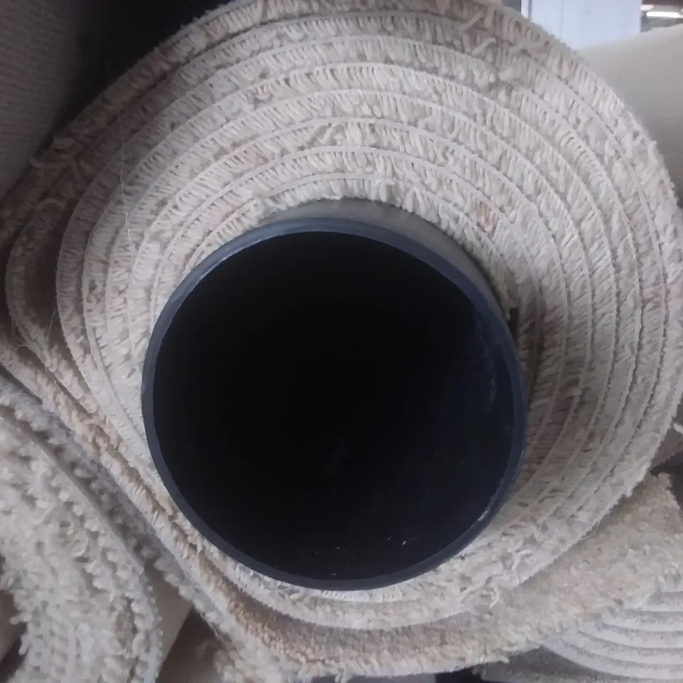 ROLL OF QUALITY CRESTA HEATHER'S 50OZ CARPET  4×4.73M