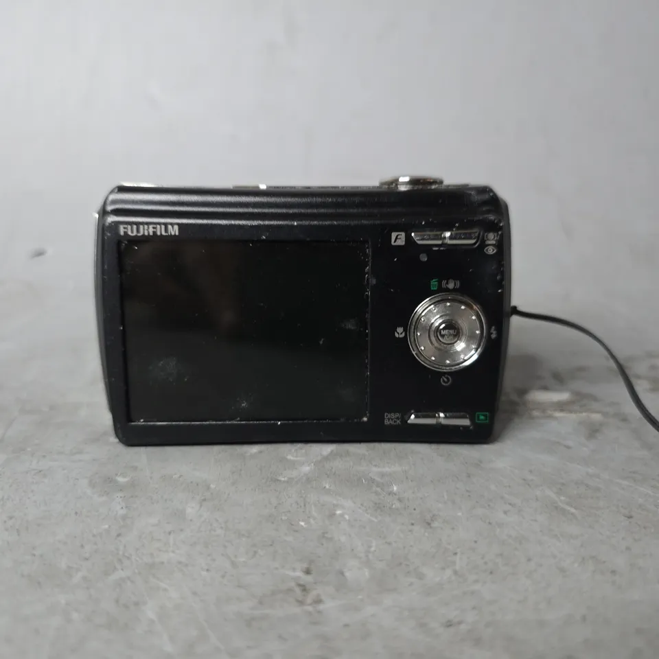FUJIFILM F100 FINEPIX DIGITAL CAMERA