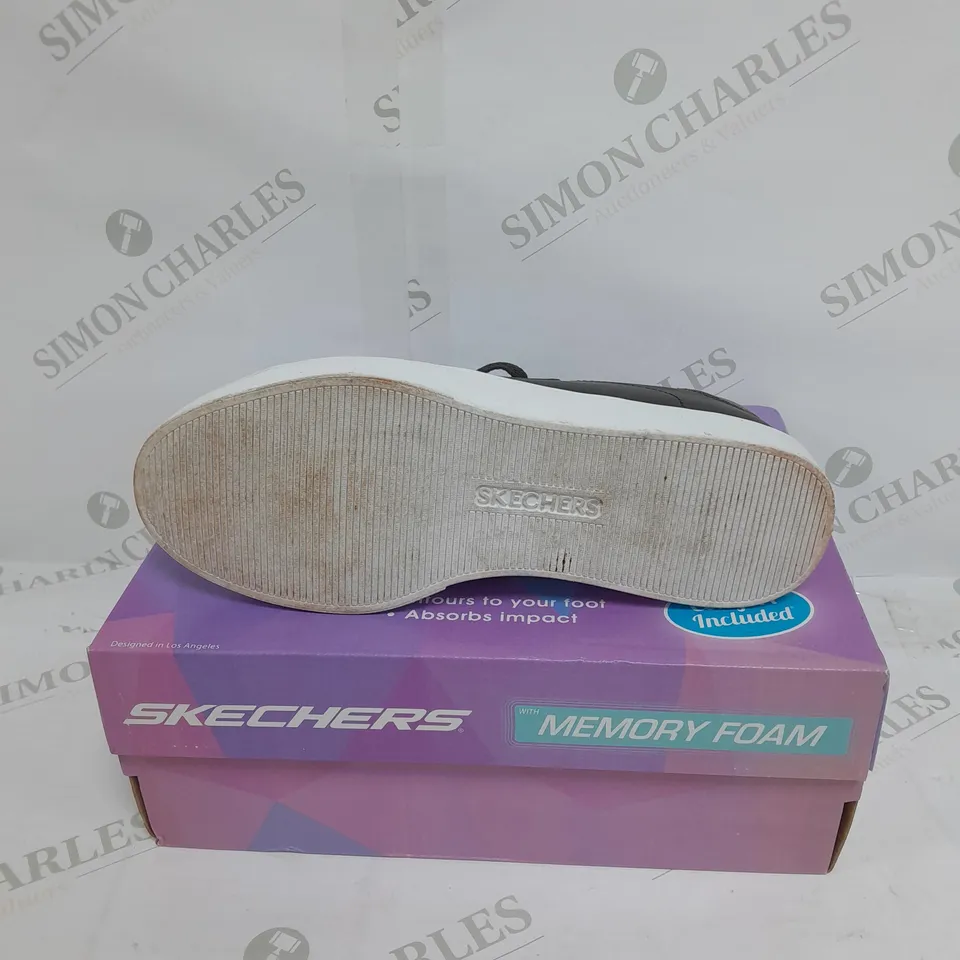 SKECHERS COURT CLASSIC EDEN TRAINER SIZE 4 