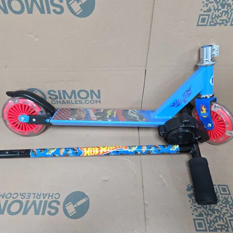 HOT WHEELS INLINE REVVER SCOOTER WITH LIGHT UP WHEELS