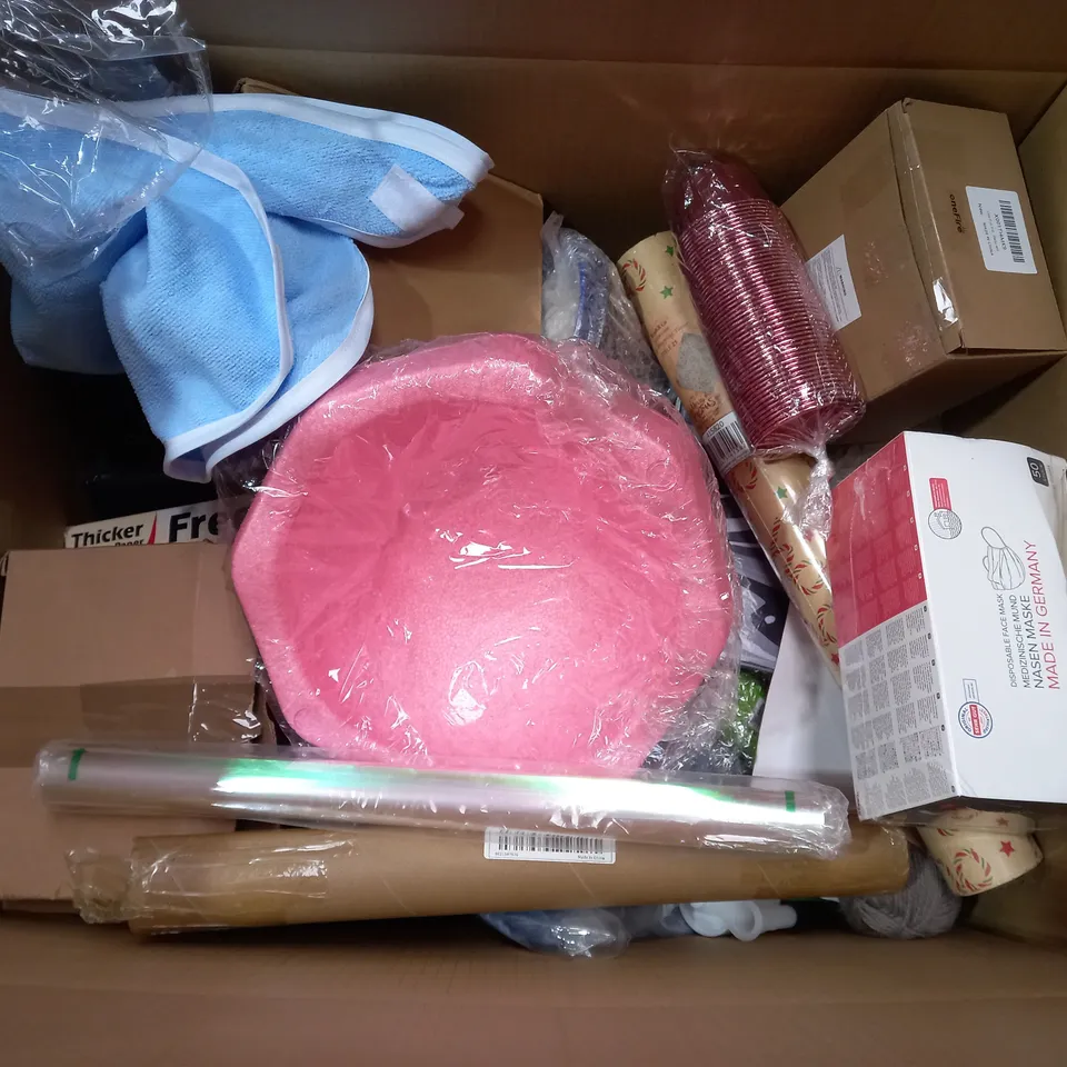 BOX OF APPROXIMATELY 14 ASSORTED ITEMS TO INCLUDE - LUXURY DOOR BOW - DROPS LIMA - MASSAGE WAIST TWISTER ECT