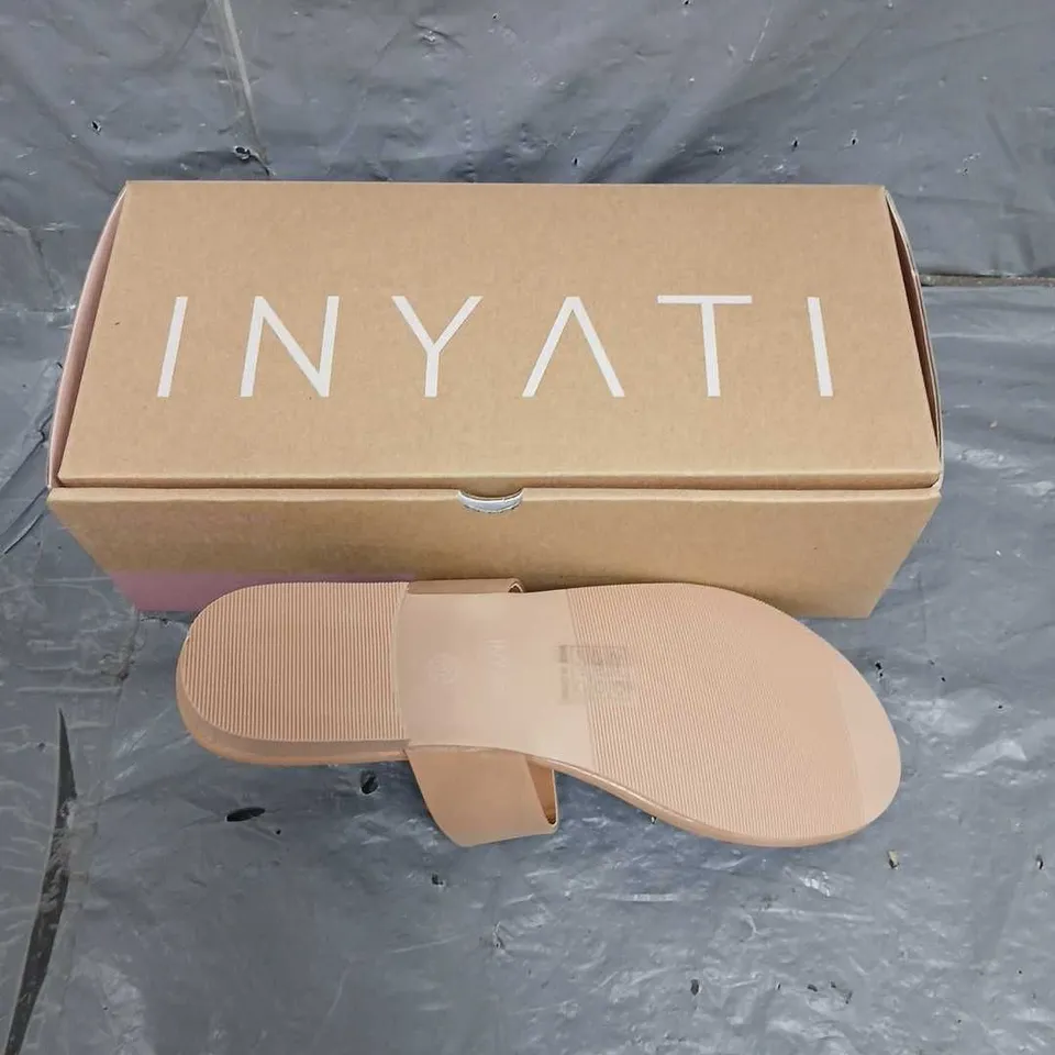 BOXED PAIR OF INYATI LEANDRA THONG STYLE SANDALS IN TOASTED NUT SIZE 6