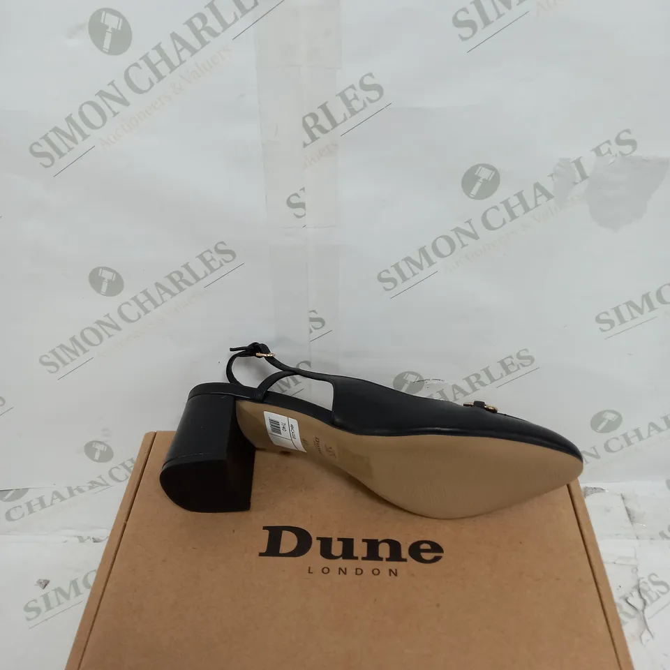 BOXED DUNE CASSIE BLACK LEATHER SNAFFLE OPEN COURT SIZE 7 