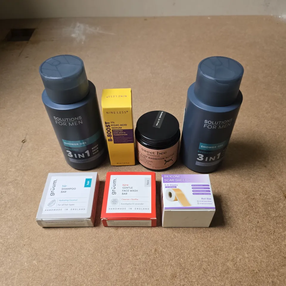 APPROXIMATELY 15 ASSORTED HEALTH & BEAUTY PRODUCTS TO INCLUDE GRUUM SHAMPOO BAR, SCAR SHEETS, KOJIC SERUM ETC 
