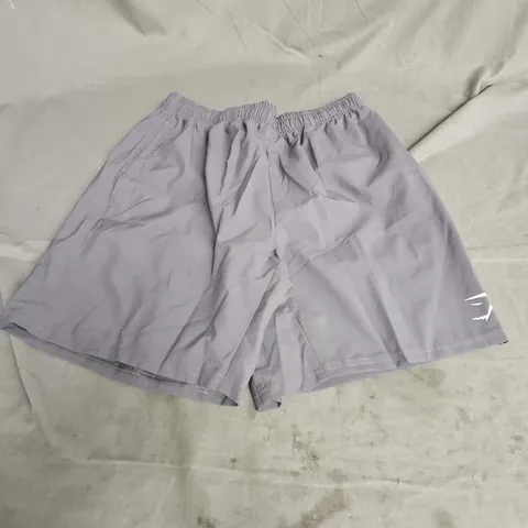 GYMSHARK ARRIVAL 7" SLIM FIT SHORTS IN GREY SIZE M