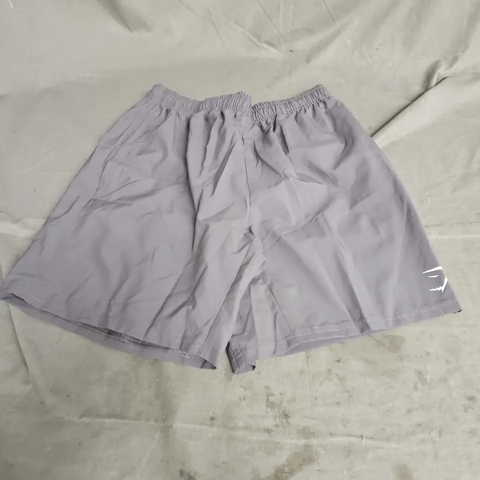 GYMSHARK ARRIVAL 7" SLIM FIT SHORTS IN GREY SIZE M