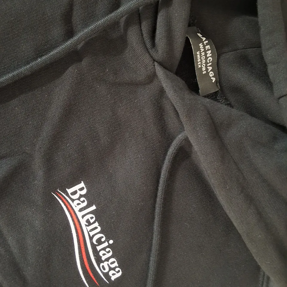 BALENCIAGA WARDROBE UNISEX HOODIE IN BLACK - M