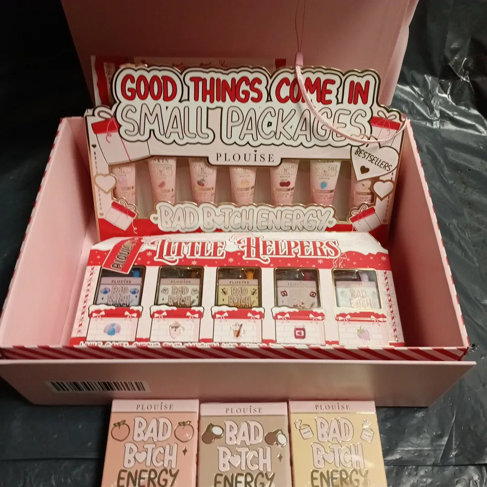 BOXED P.LOUISE BEAUTY GIFT SET TO INCLUDE LIP BALM SET, LIP CONDITIONERS, BODY MIST ETC 