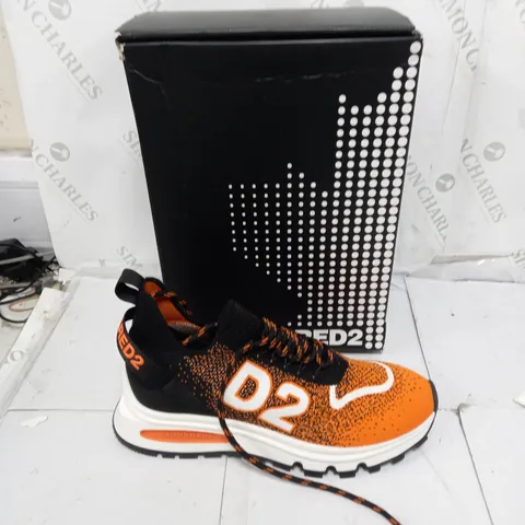BOXED PAIR OF DSQUARED2 RUNDS2 SOCK TRIM UK 8.75