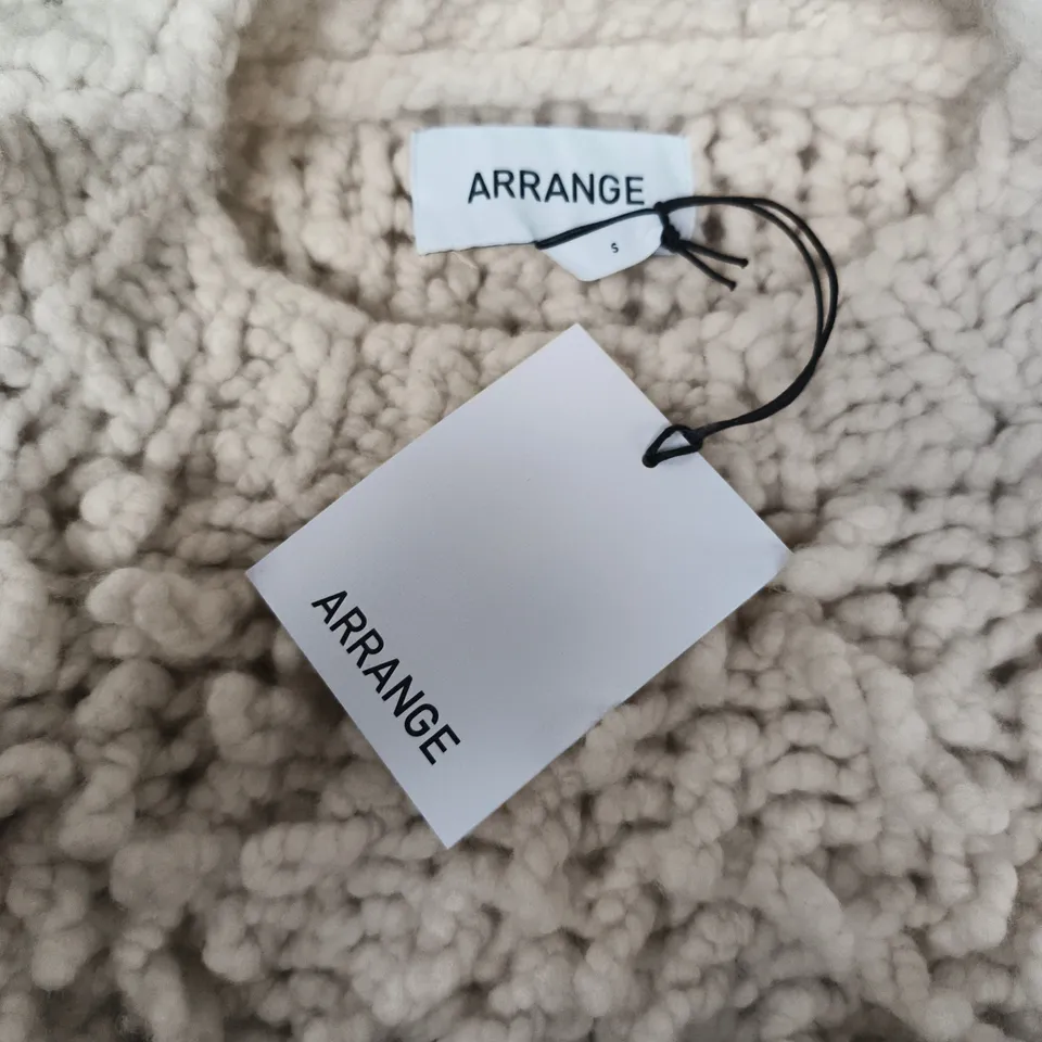 ARRANGE CREAM TEXTURED KNIT SWEATER – UK SIZE S