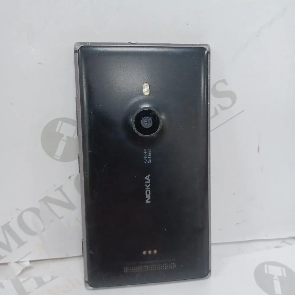 NOKIA PURE VIEW PHONE IN BLACK