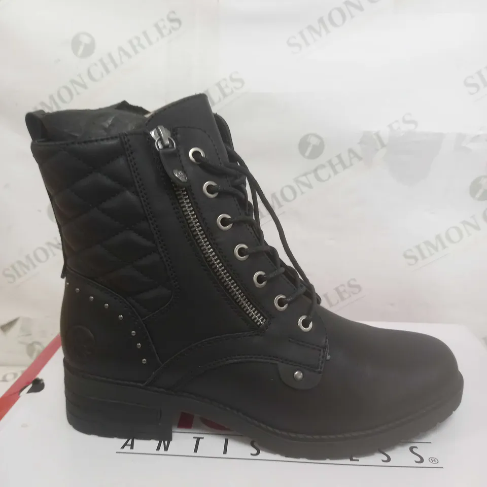 BOXED PAIR OF RIEKER PANEL BOOTS IN BLACK SIZE 6