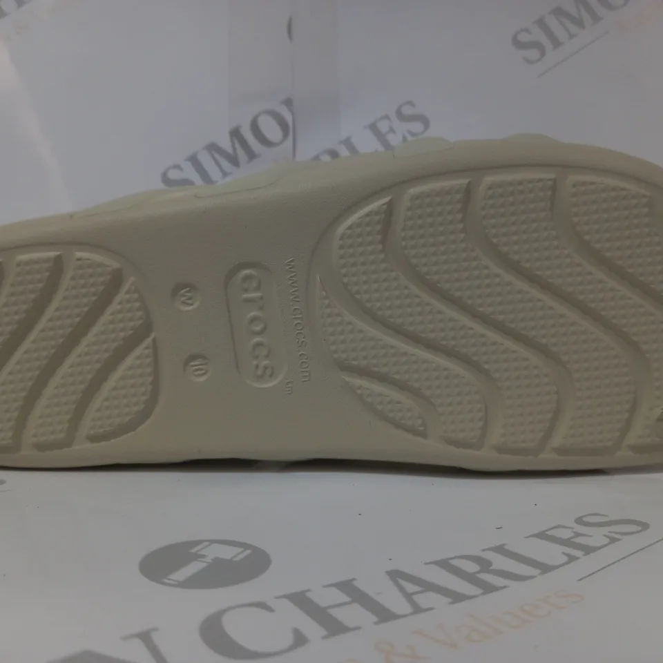 PAIR OF CROCS SPLASH STRAPPY OPEN TOE SANDALS IN BONE UK SIZE 8