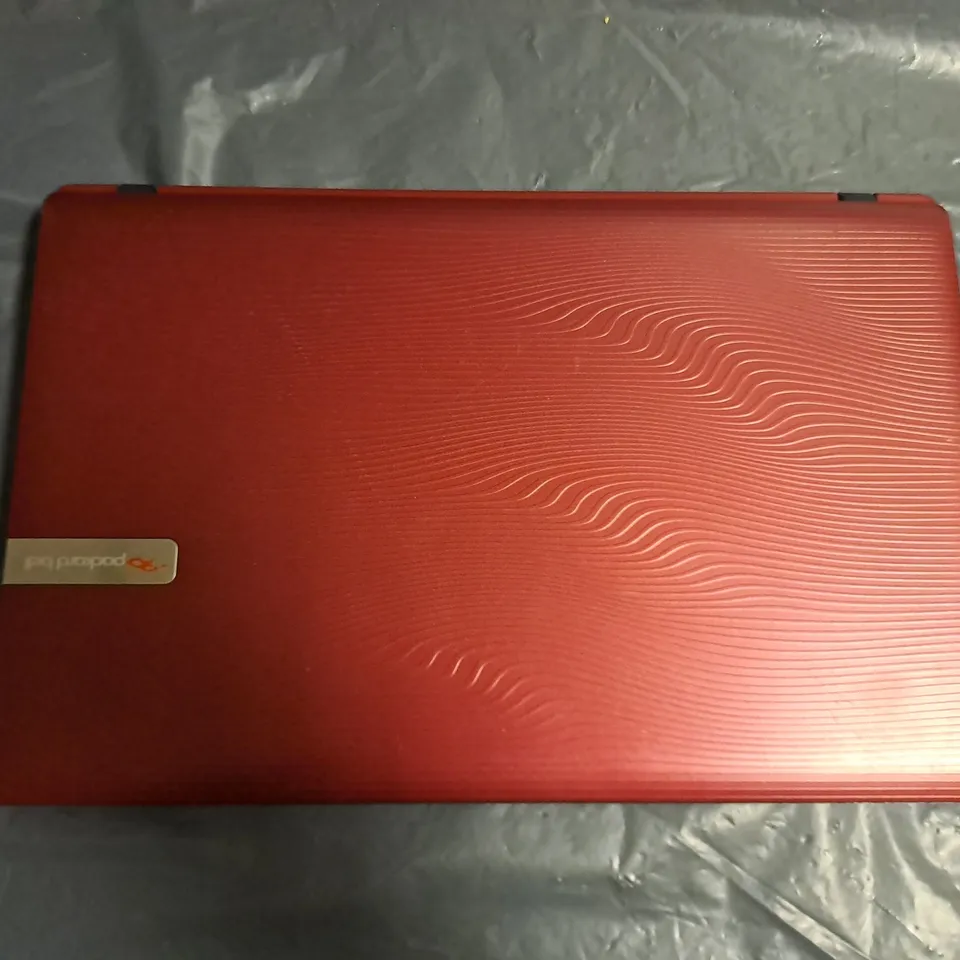 PACKARD BELL PEW91 LAPTOP IN RED