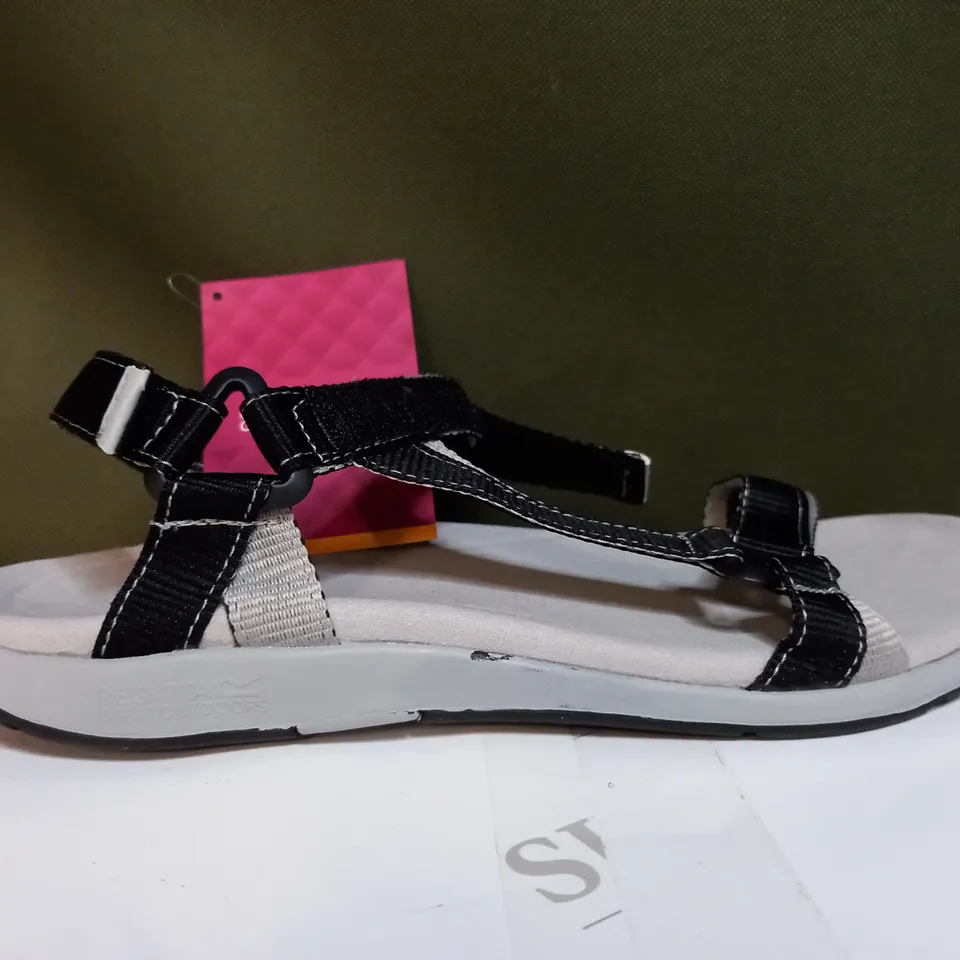 REGATTA LADY SANTA SOL SANDALS SIZE 7