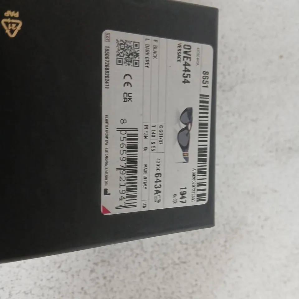 VERSACE SUNGLASSES – BLACK FRAME, BOXED 