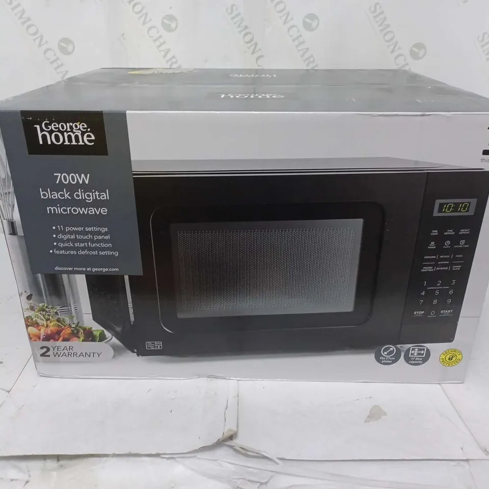 BOXED BRAND NEW 700W BLACK DIGITAL MICROWAVE