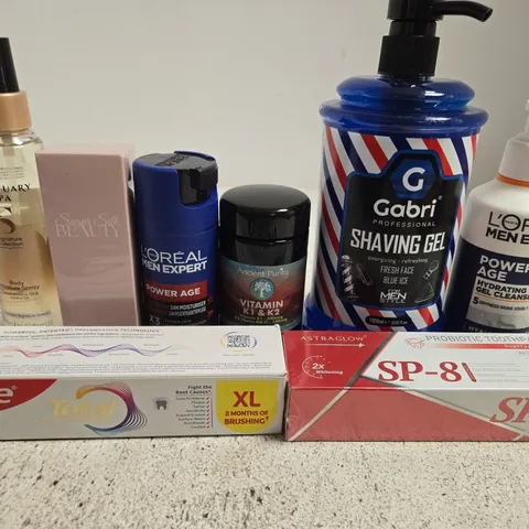 APPROX 12 ASSORTED BEAUTY PRODUCTS TO INCLUDE SANCTUARY SPA SPRAY, GABRI SHAVING GEL, COLGATE TOOTHPASTE, ETC 