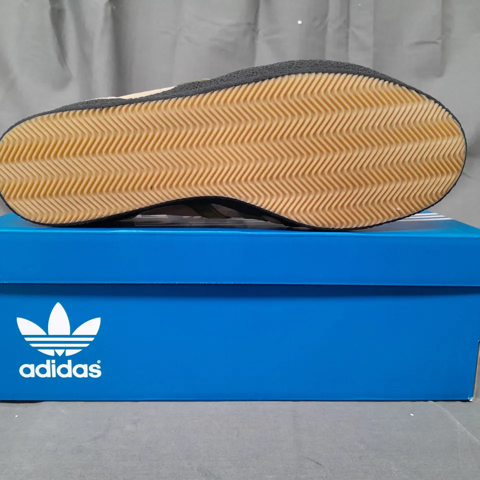 BOXED PAIR OF ADIDAS LOTHERTON SPZL SHOES IN BEIGE/GREEN UK SIZE 11
