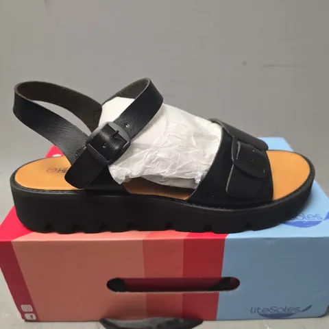 BOXED PAIR OF HEAVENLY FEET TRUDY OPEN TOE SANDALS IN BLACK - UK 7