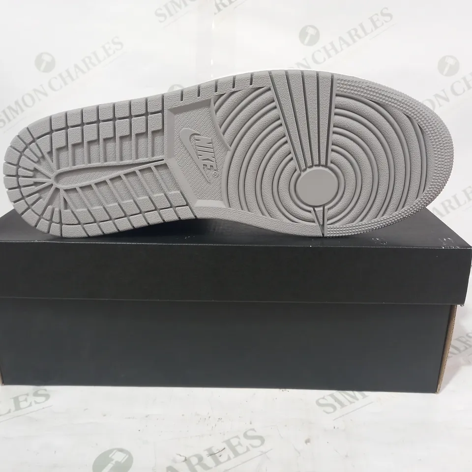BOXED PAIR OF NIKE AIR JORDAN 1 MID SHOES IN GREY/WHITE/BLACK UK SIZE 10