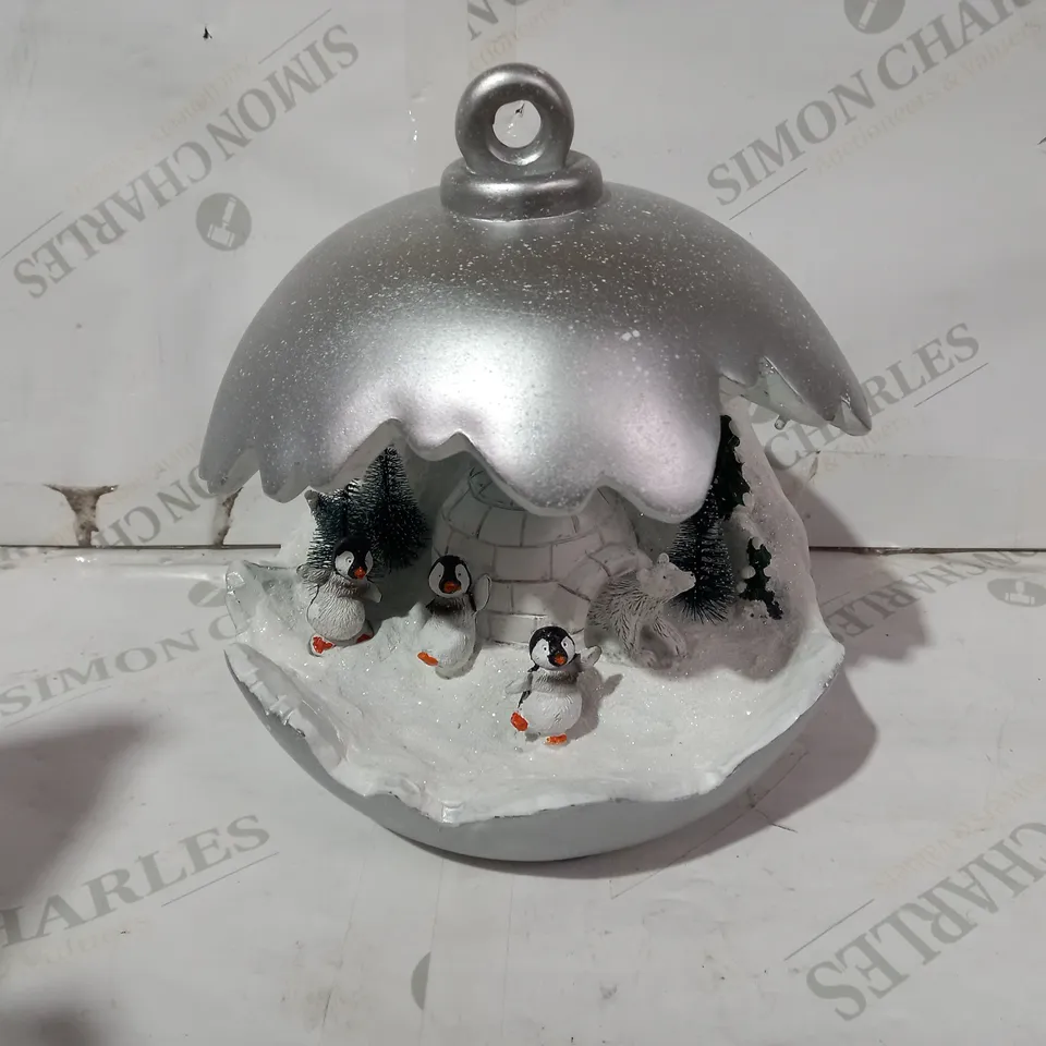 CHRISTMAS DETAILED BAUBLE DECORATION 