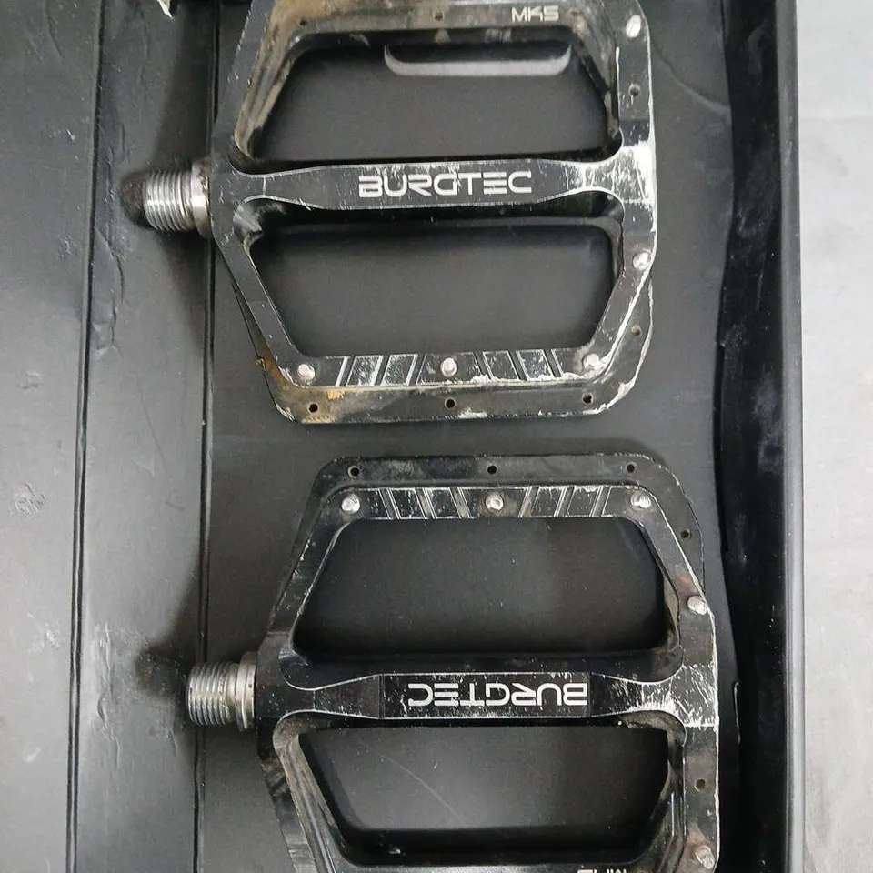 BOXED BURGTEC MK5 PLATFORM BIKE PEDALS – PAIR