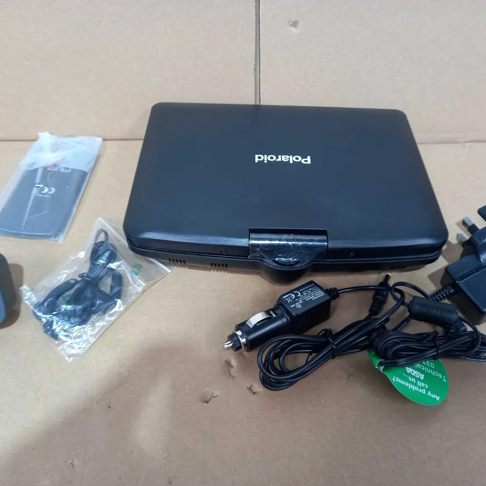 POLAROID 9'' PORTABLE DVD PLAYER