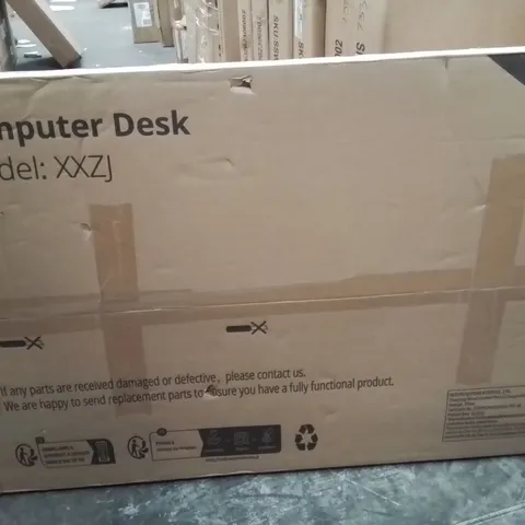 BOXED COMPUTER DESK