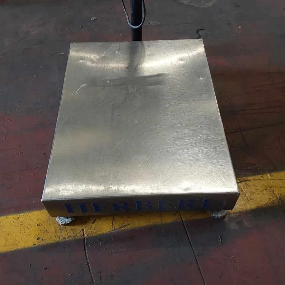 HERBERT BPS 700 SERIES SCALES WITH STAINLESS STEEL WEIGHING PLATFORM
