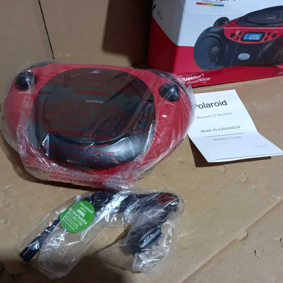BOXED POLAROID RED CD BOOMBOX PLAYER
