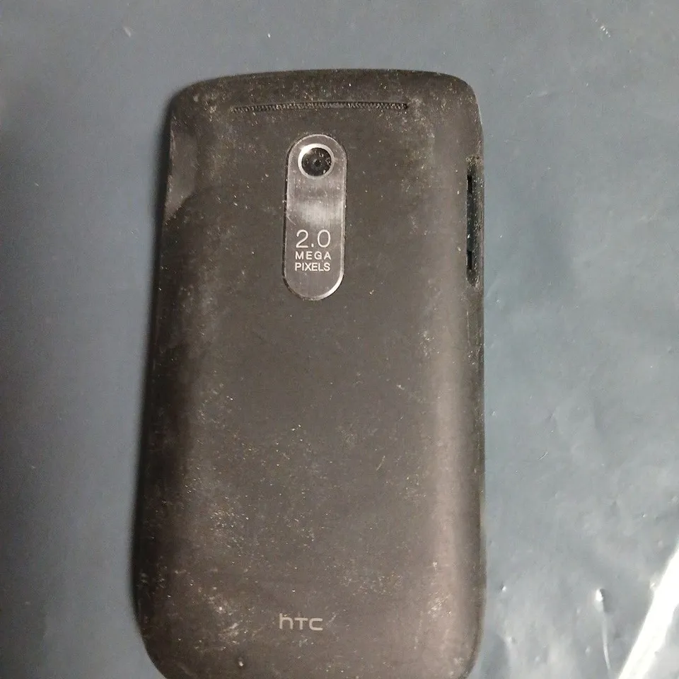 HTC SMARTPHONE WITH QWERTY KEYBOARD - MODEL UNSPECIFIED