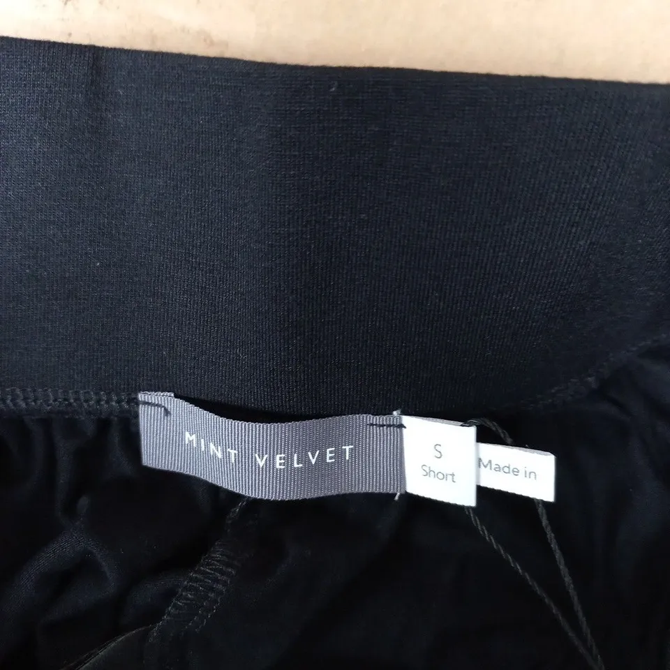 MINT VELVET WOMEN'S TROUSERS – BLACK – UK S (SHORT)