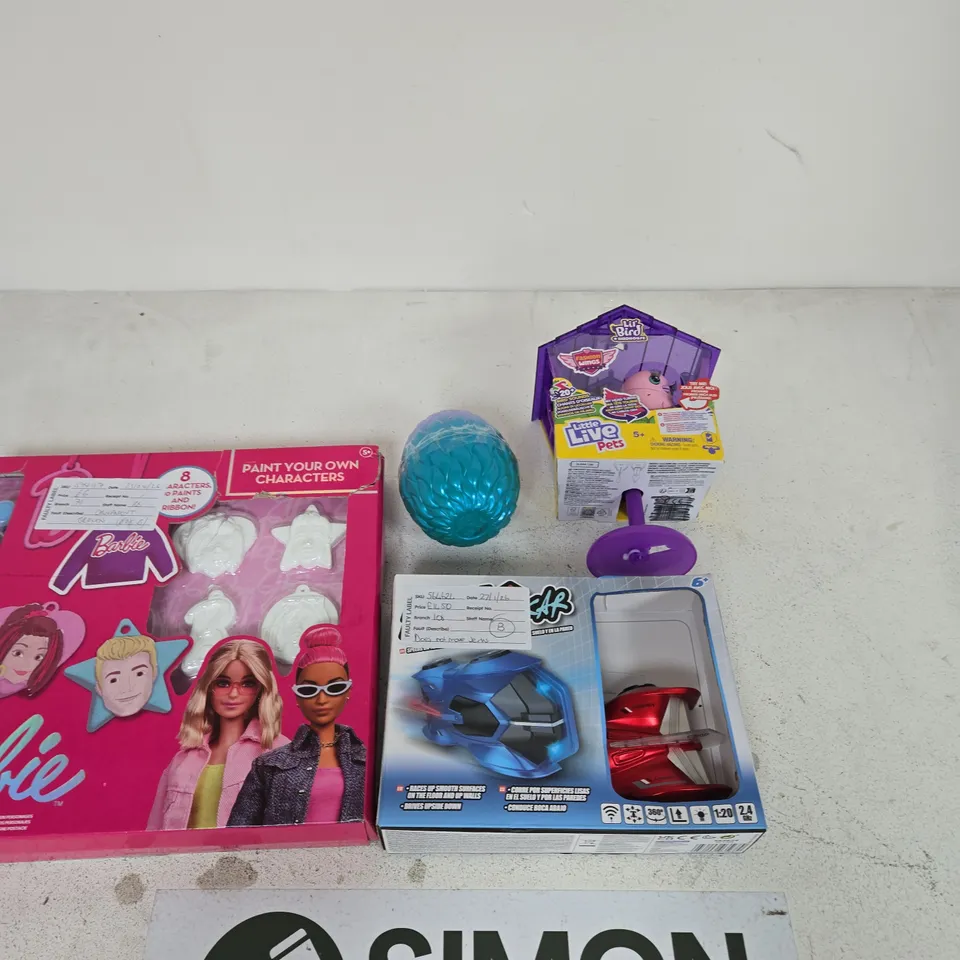 BOX OF APPROXIMATELY 10 ASSORTED TOYS INCLUDING BARBIE PAINT YOUR OWN CHARACTERS, LITTLE LIVE PETS LIL BIRD + BIRDHOUSE AND WALL CLIMBING CAR