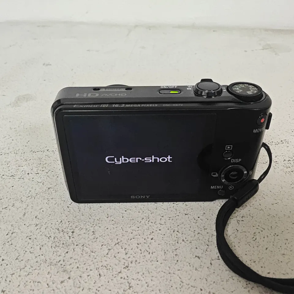 UNBOXED SONY CYBERSHOT 16.2MP DIGITAL STILL CAMERA - DSC-HX7V