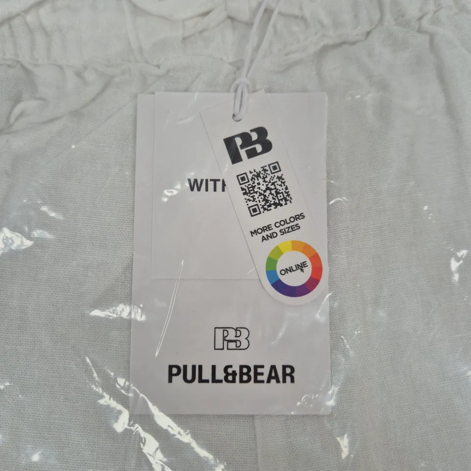 PULL&BEAR WHITE JOGGERS – SIZE M