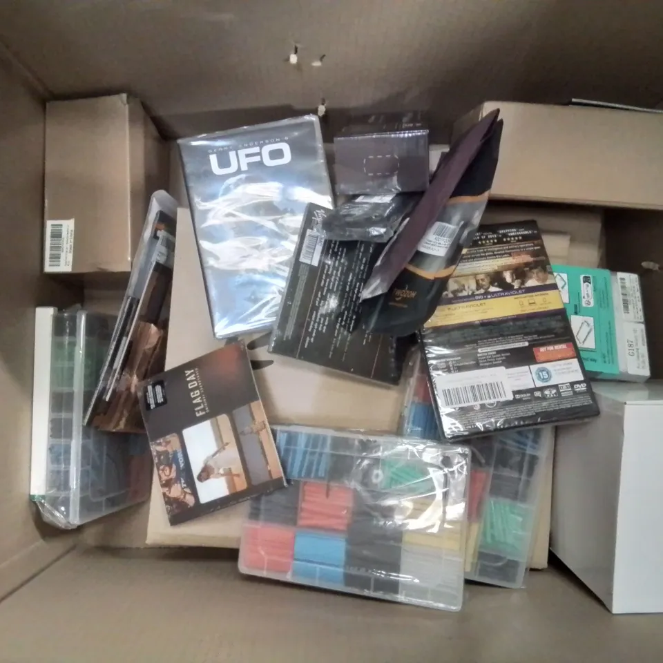 BOX CONTAINING LARGE AMOUNT OF MIXED BOXED ELECTRICAL ITEMS PHONE ACCESSORIES LIGHTING ETC.	