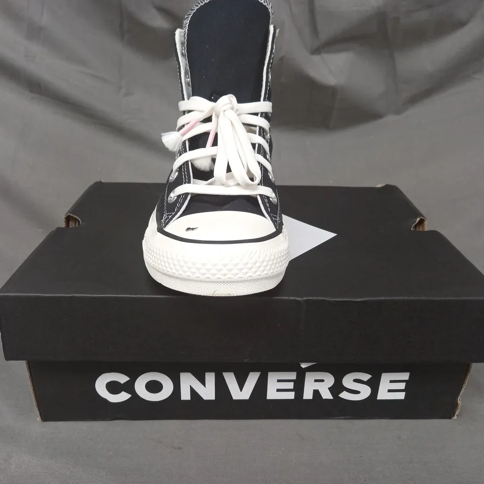 BOXED PAIR OF CONVERSE SHOES IN BLACK FLORAL PATTERN UK SIZE 5