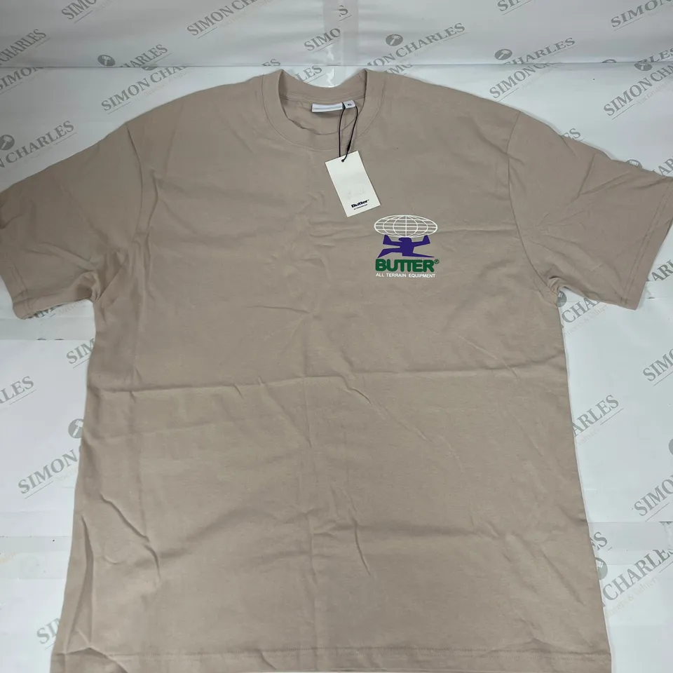 BUTTER GOODS ALL TERRAIN TEE IN SAND SIZE XL