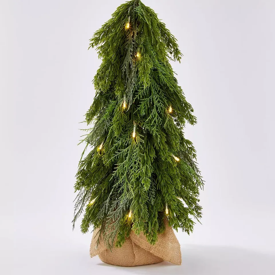 FERN PRE-LIT SMALL CHRISTMAS TREE RRP £29.99