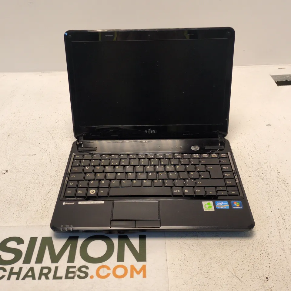 FUJITSU LIFEBOOK SH531 LAPTOP – UK KEYBOARD, I3-2350M, 4GB RAM, BLACK (CAMERA UNTESTED)