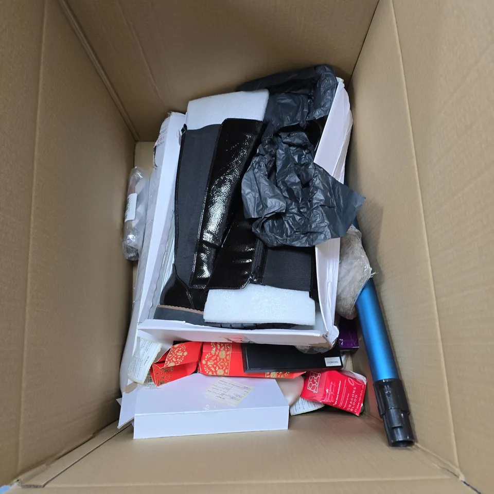 BOX OF APPROXIMATELY 20 ASSORTED HOUSEHOLD ITEMS INCLUDING MAGNETIC DARTBOARD DRAGONS BLOOD MOISTURISER AND CHRISTMAS TREE TOPPER 