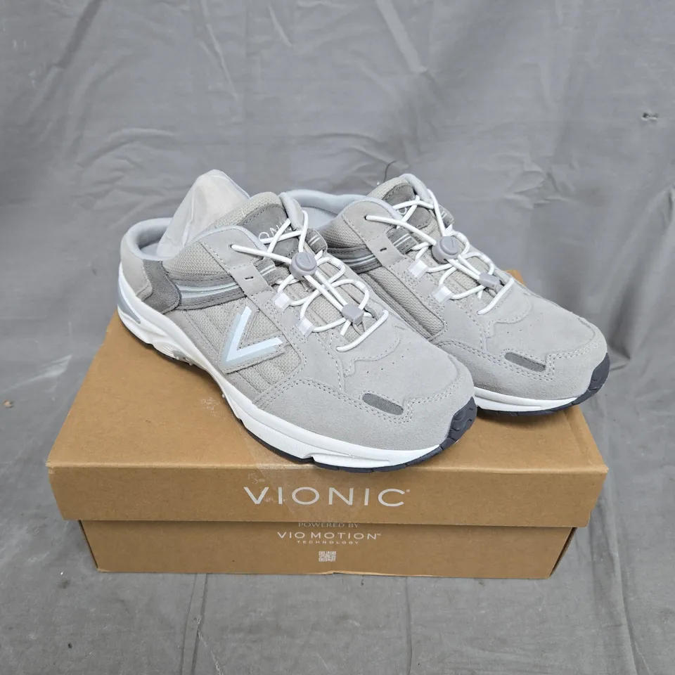 BOXED PAIR OF VIONIC 23 WALK 2.0 MULE TRAINERS - 6