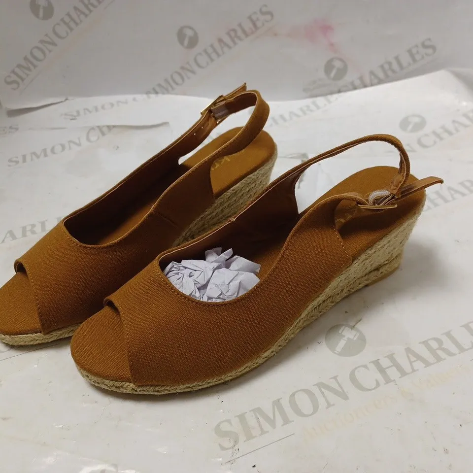 KRUSH WEDGE SANDALS BROWN SIZE 5